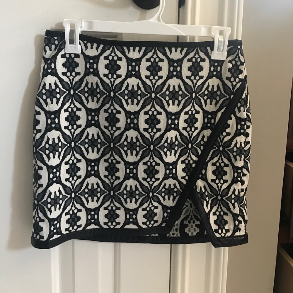 Express Black and White Patterned Mini Skirt