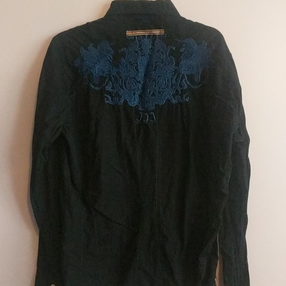 Shirt - Picture 2 of 3