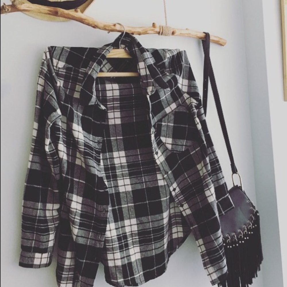 Size medium black and white flannel