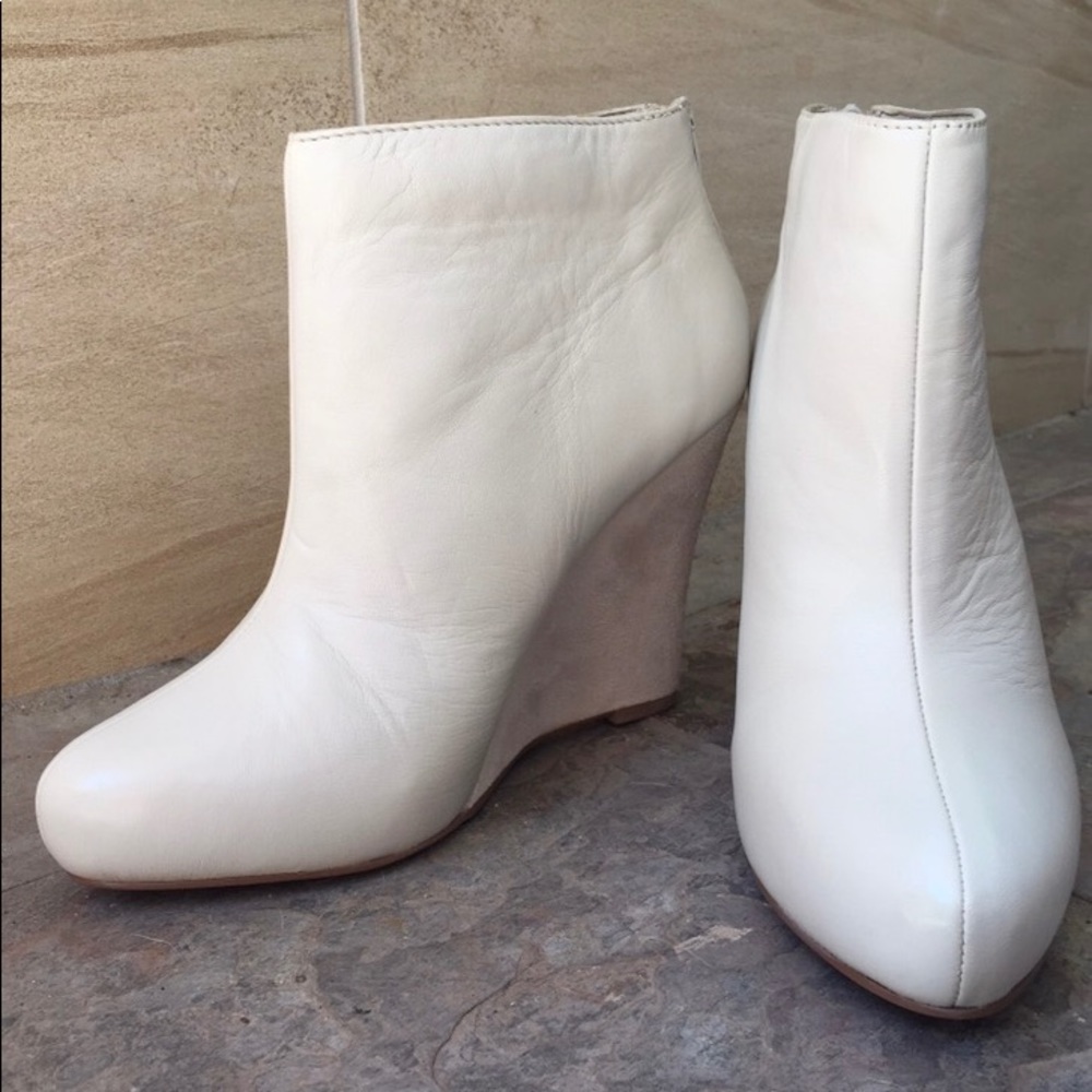 Bowie bootie, Report brand, size 8, never worn