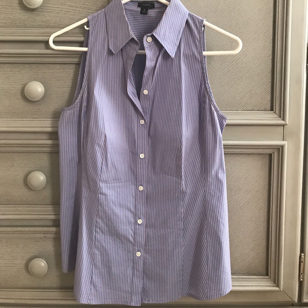 Ann Taylor sleeveless button down