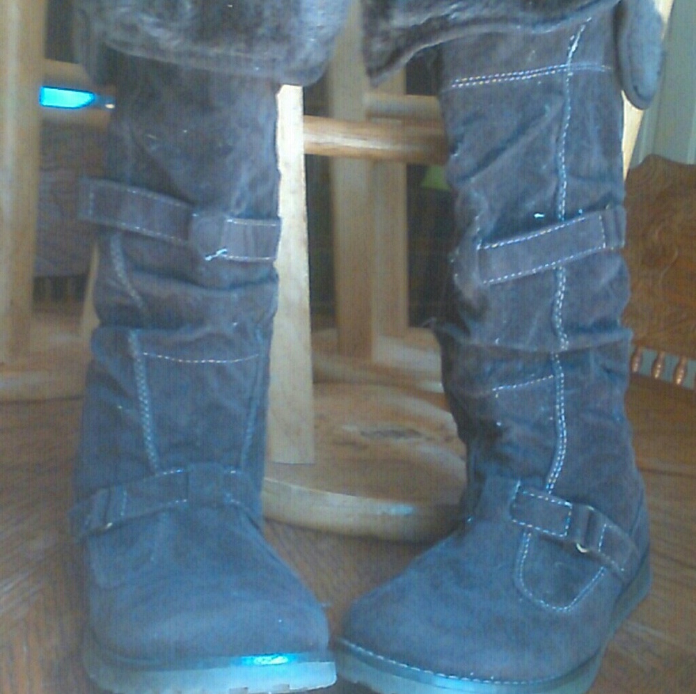 MUDD boots.