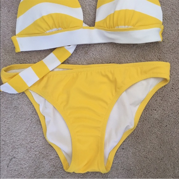 Victorias Secret💛 Bikini - Picture 2 of 7