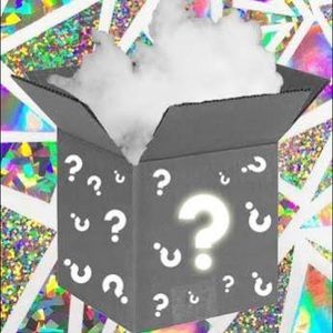5 piece Clothing Mystery Box!