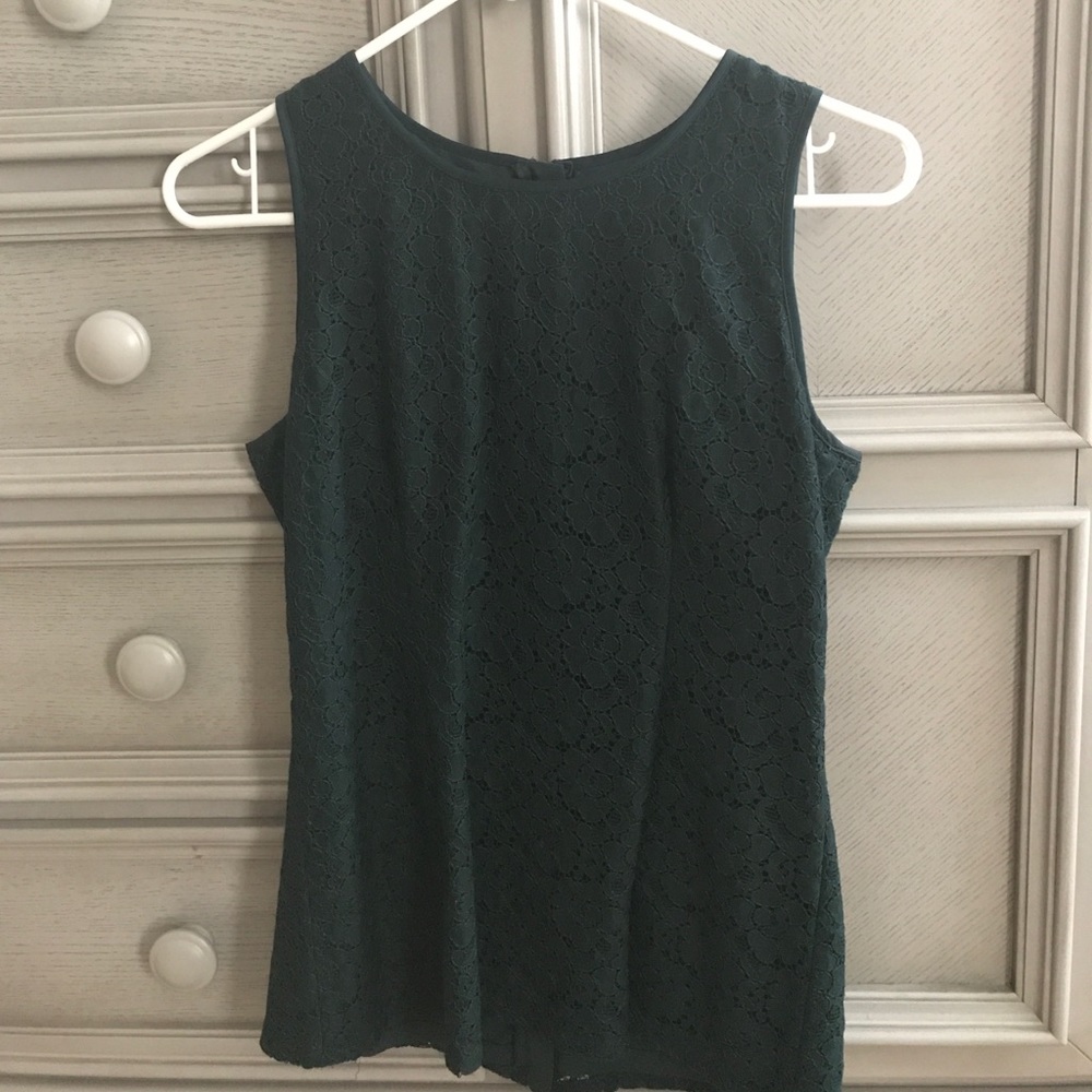Banana Republic sleeveless lace shell