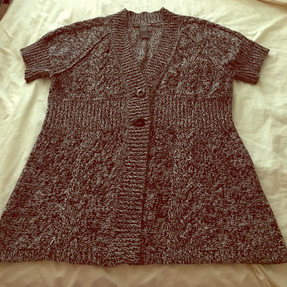 Black/white heathered short sleeve sweater