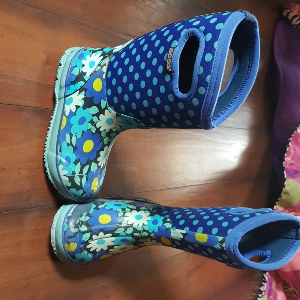 Snow boots