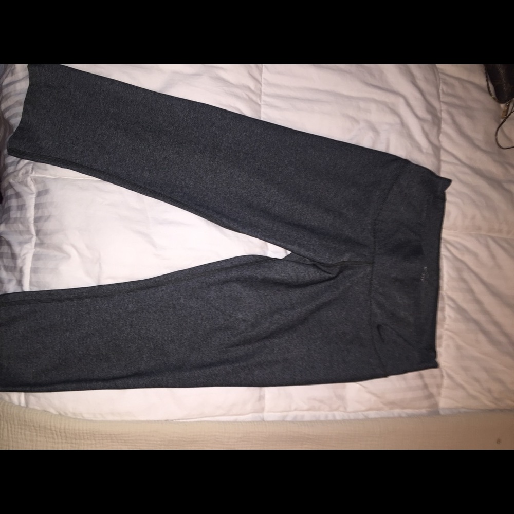 Nike Crop Leggings.