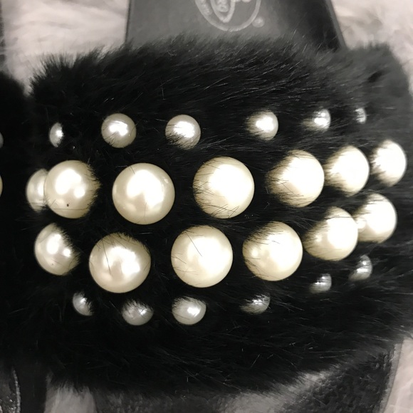 Faux Pearl Fur Slides - Picture 3 of 3