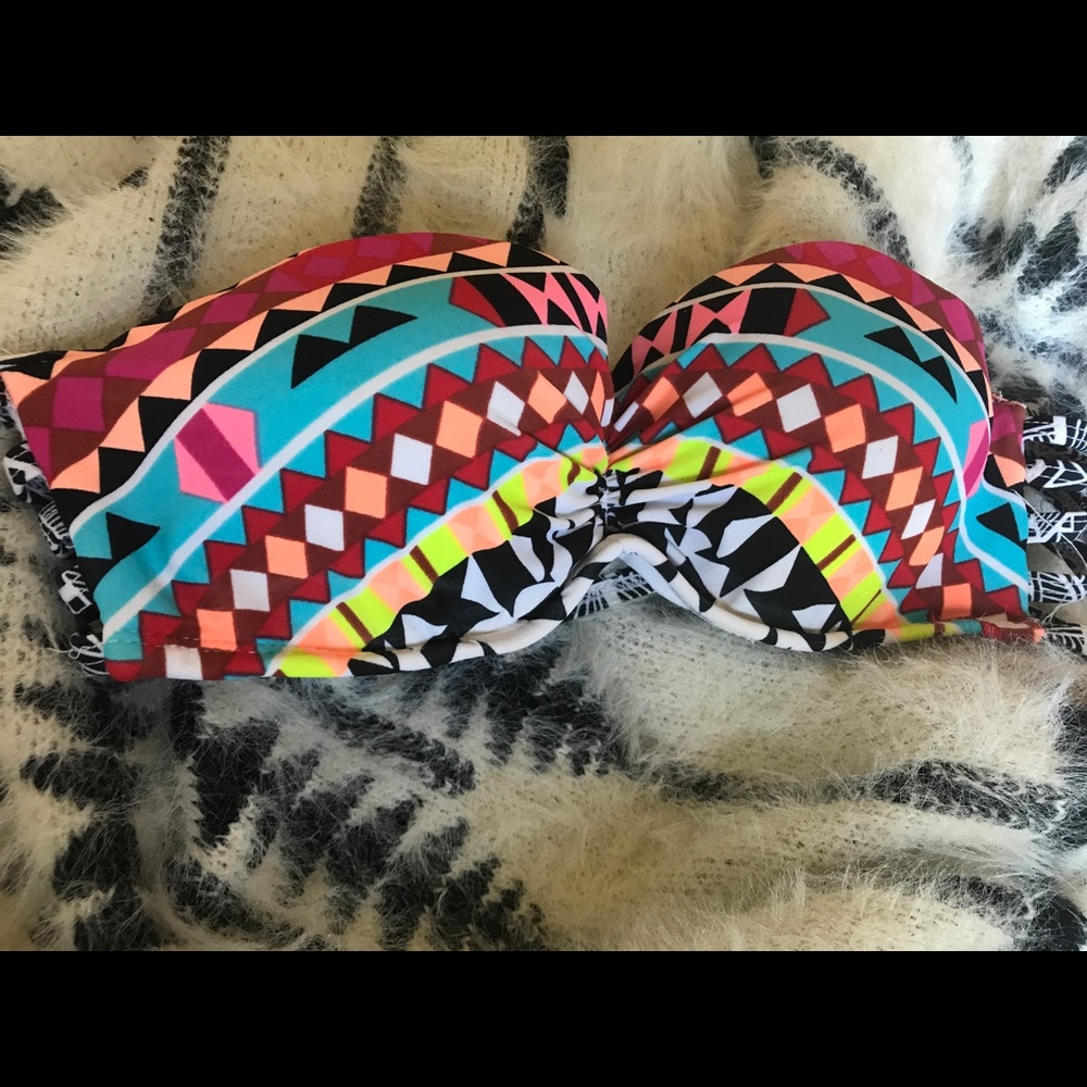Strapless designed bathing suit top