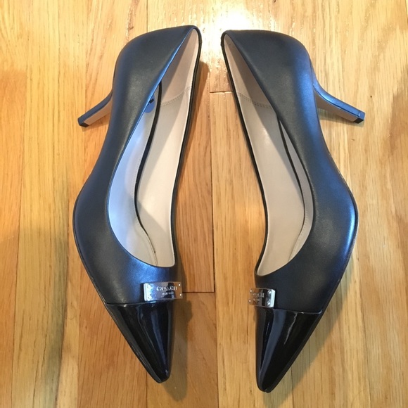 Coach heels - Picture 2 of 2