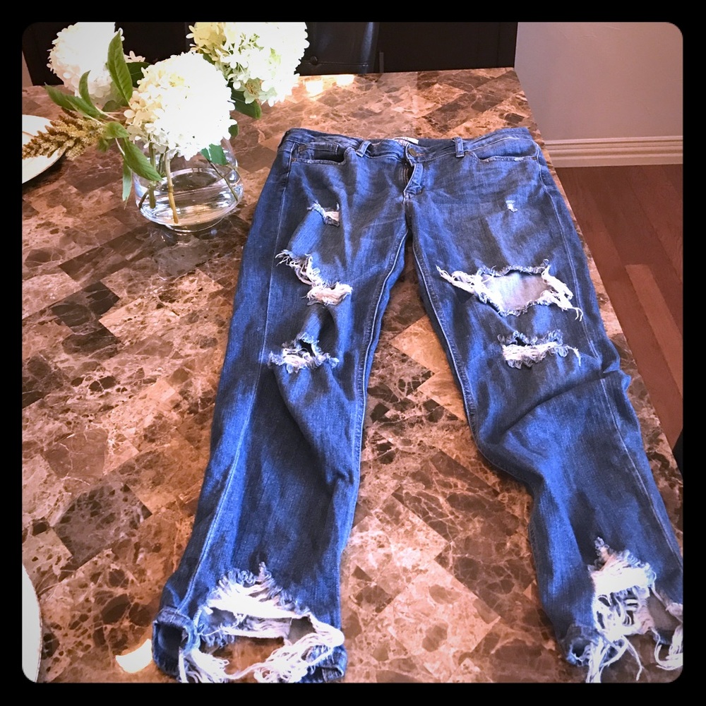 LN JBD Destroyed Boyfriend jeans!