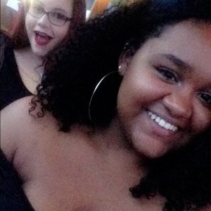 Meet your Posher, Alesha