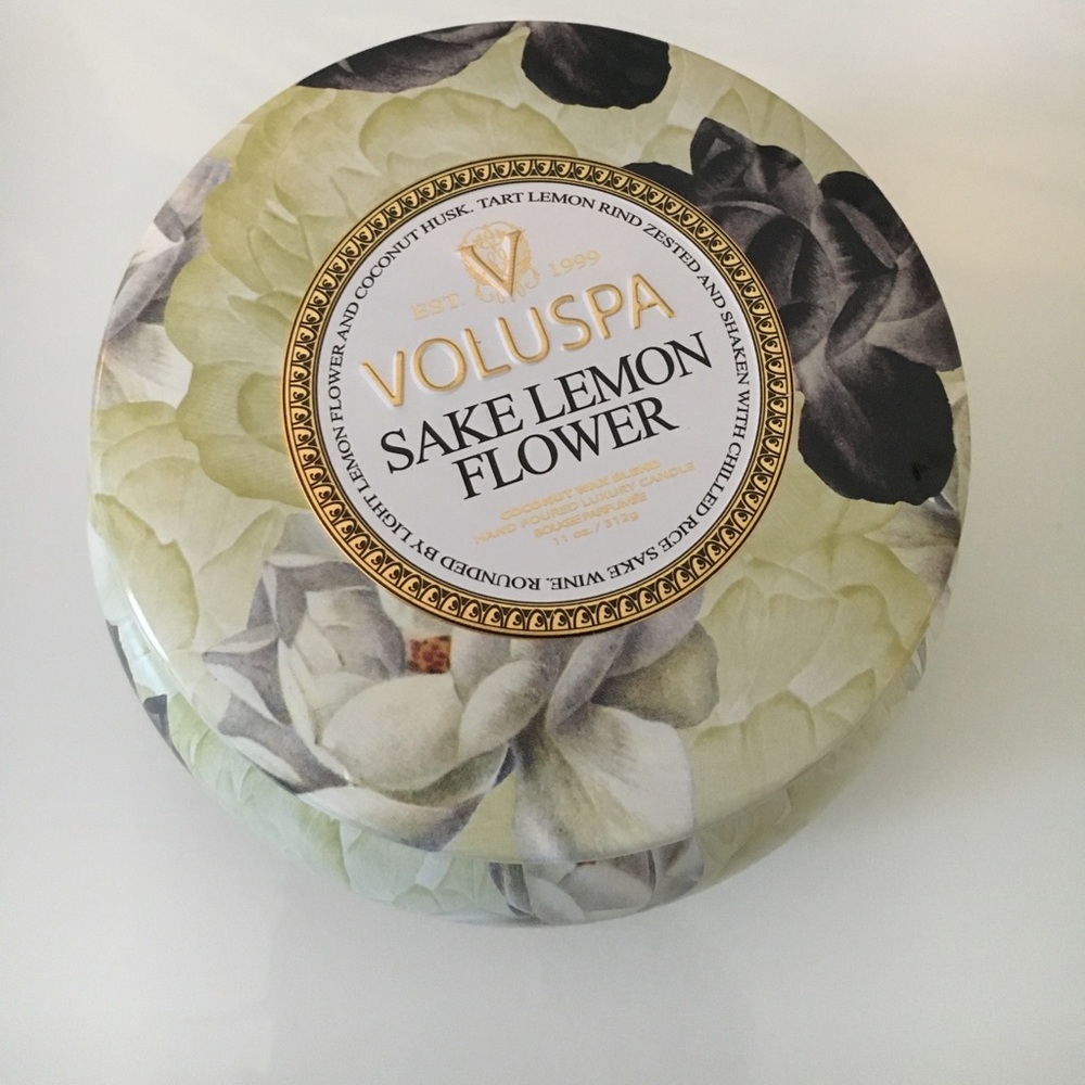 Voluspa Sake Lemon Flower Candle