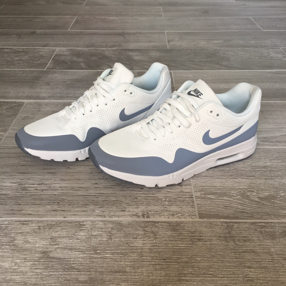 Brand New Nike Air Sneakers