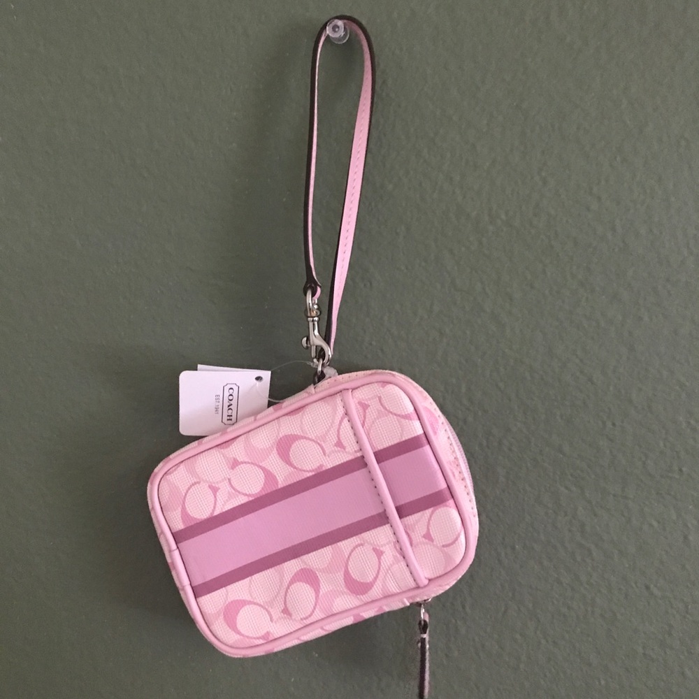 👛NWT Coach Wristlet