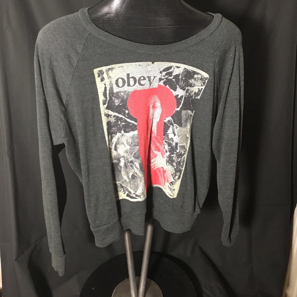 Obey light sweatshirt