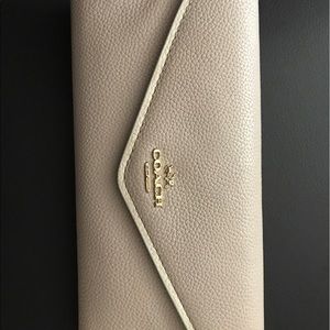 mint condition coach wallet
