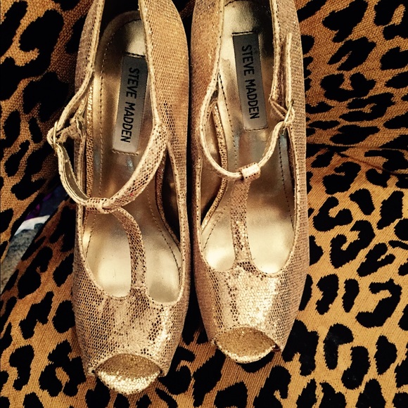 Glitter & Gold Platforms ✨🌟 - Picture 3 of 6