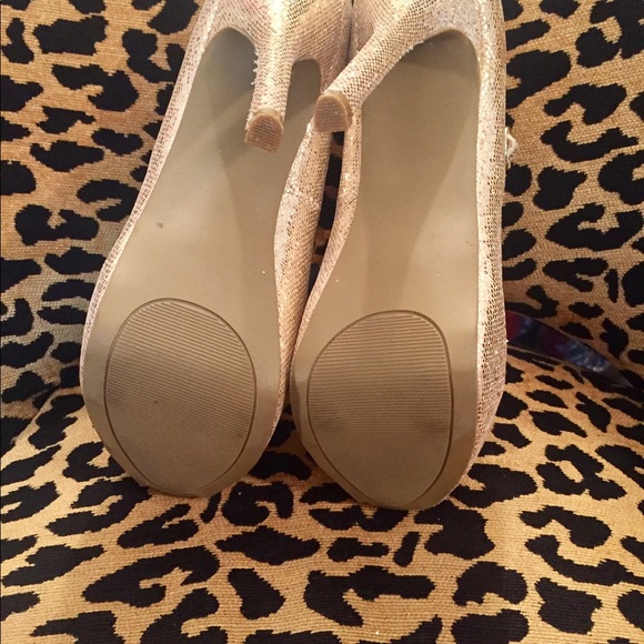 Glitter & Gold Platforms ✨🌟 - Picture 6 of 6