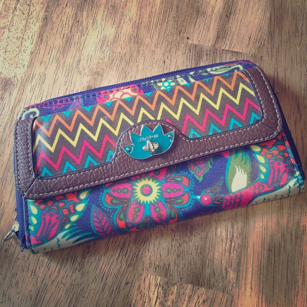 Brand New Lilly Bloom wallet!