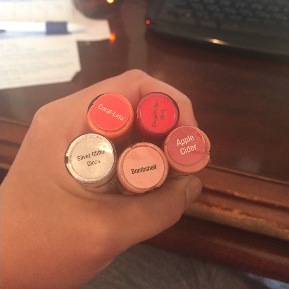 Bundle of brand-new Lipsense colors and glosses