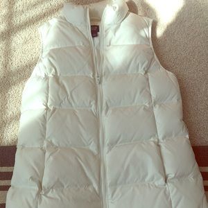 GAP WHITE PUFFER VEST