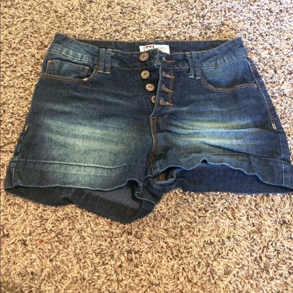 Lei high rise shorts