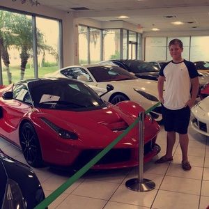 Meet your Posher, Aaron