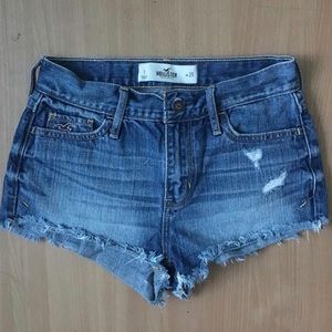 ✨SOLD ON MERC✨ Hollister denim shorts