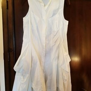 Very cool white cotton dress with outside pockets