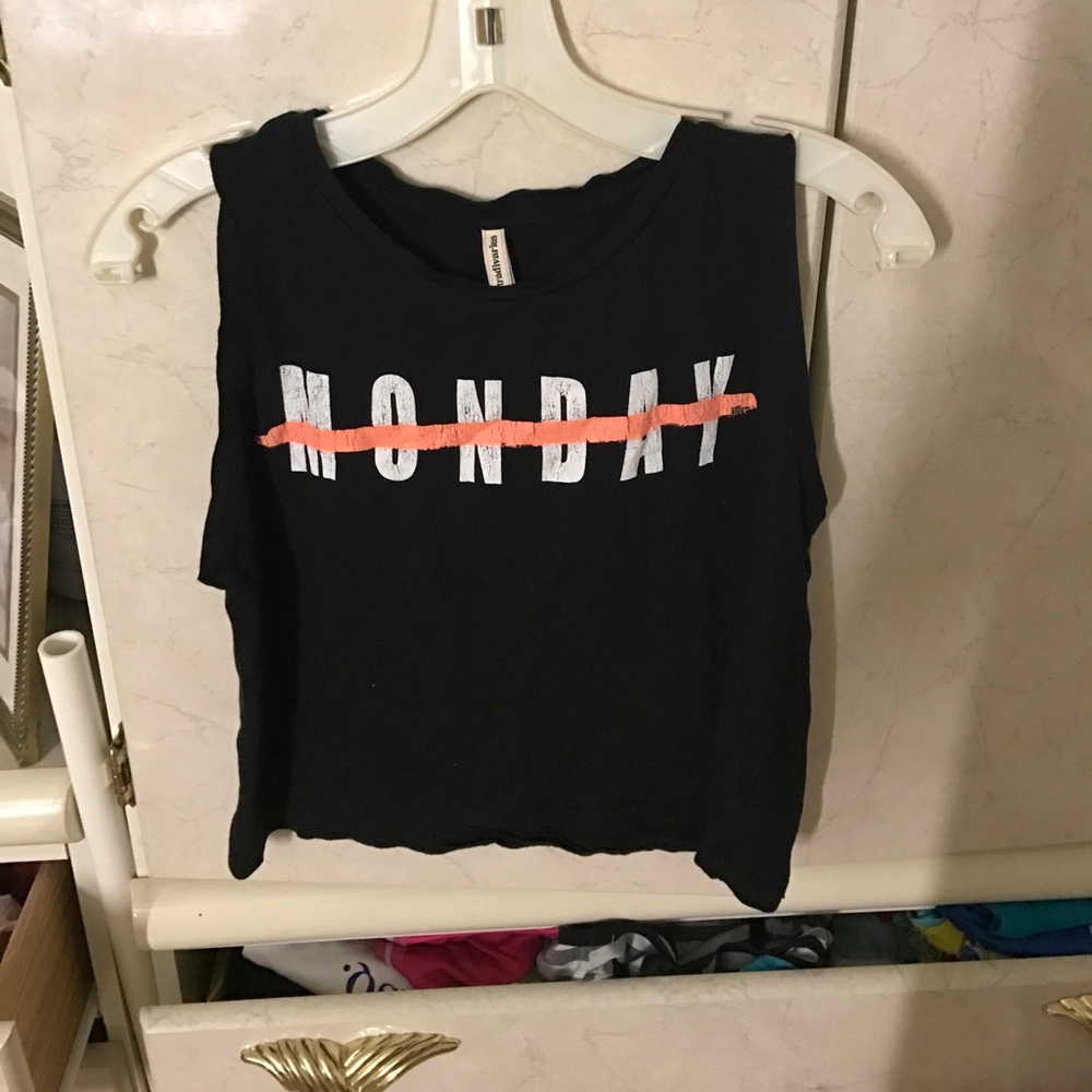 monday scratch out muscle tee