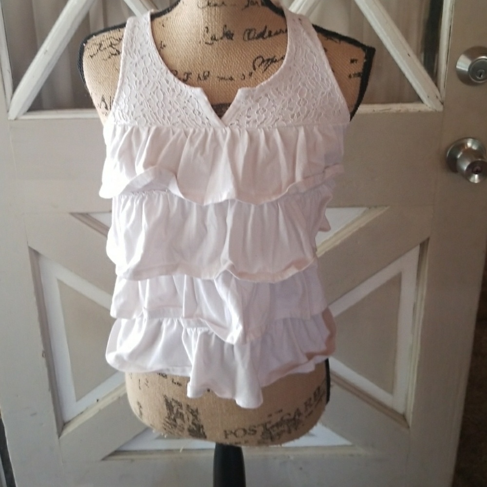 💙 5 for $20! White Ruffled Blouse