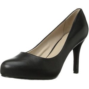 Rockport Seven to 7 Black Pumps