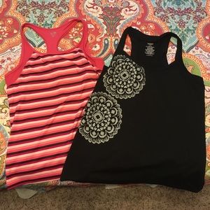 XL workout tank tops with built-in bra