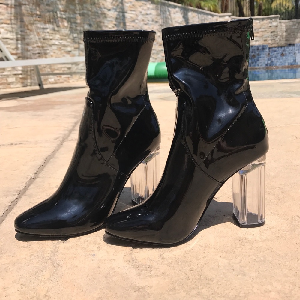 👠 - Picture 2 of 4