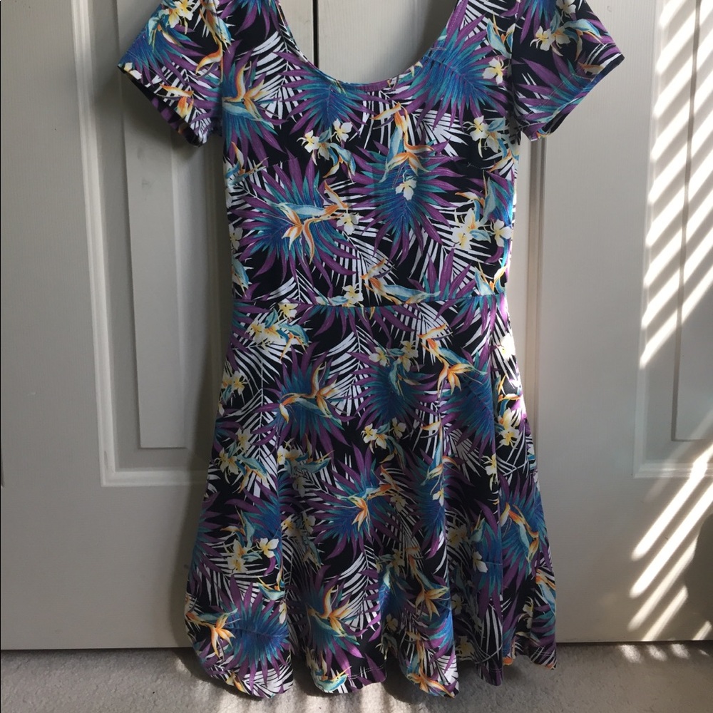 FOREVER21 tropical palm skater skirt tshirt dress