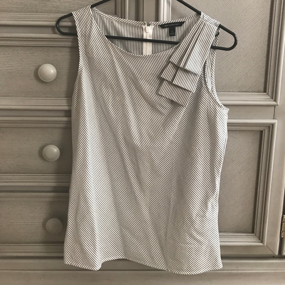 Banana Republic sleeveless pinstripe blouse