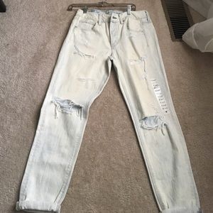 Light Washed boyfriend jeans