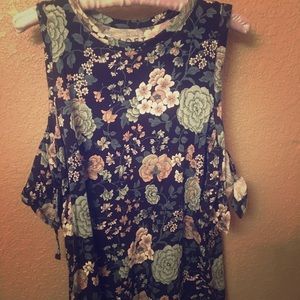 Cold Shoulder Top!