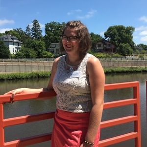 Meet your Posher, Elizabeth