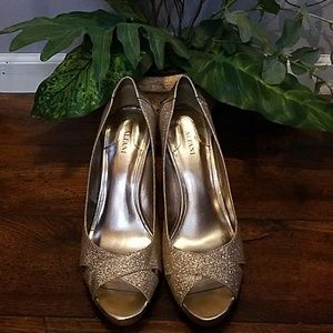 ALFANI GOLD PEEP TOE DRESS PUMPS