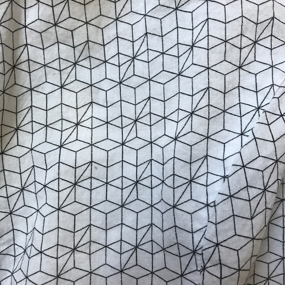 Geometric Pattern Button Down Tank Top - Picture 2 of 3