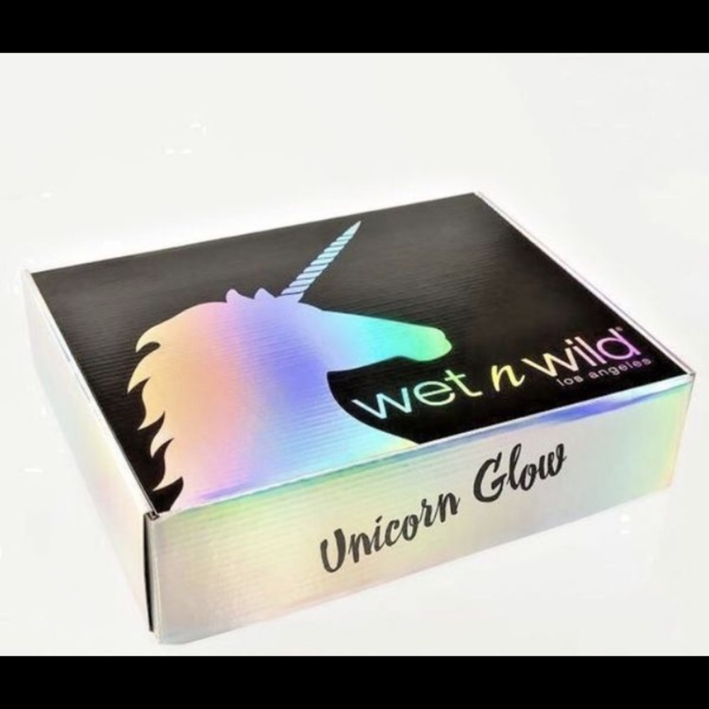 WET N WILD UNICORN GLOW MAKEUP SET