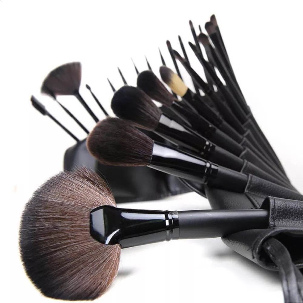 ☘️☘️New 24pc Professional Makeup Brushes