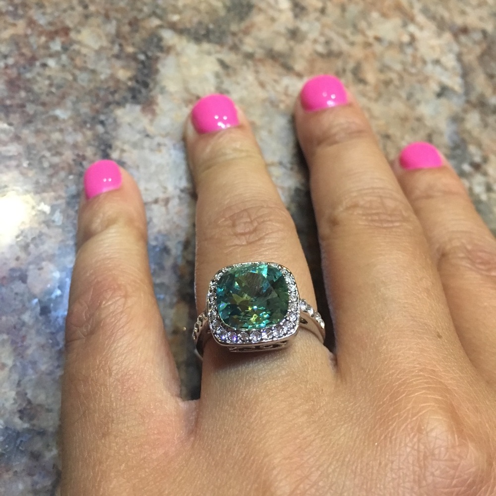 Run ❗️18k white gold filled green stone ring - Picture 5 of 5