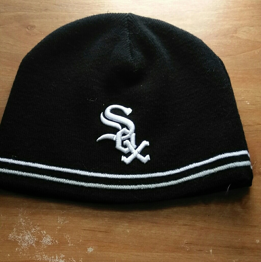 Black White Sox hat