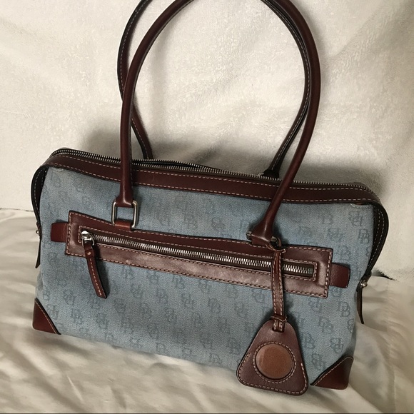 Dooney and Bourke Purse! - Picture 1 of 5