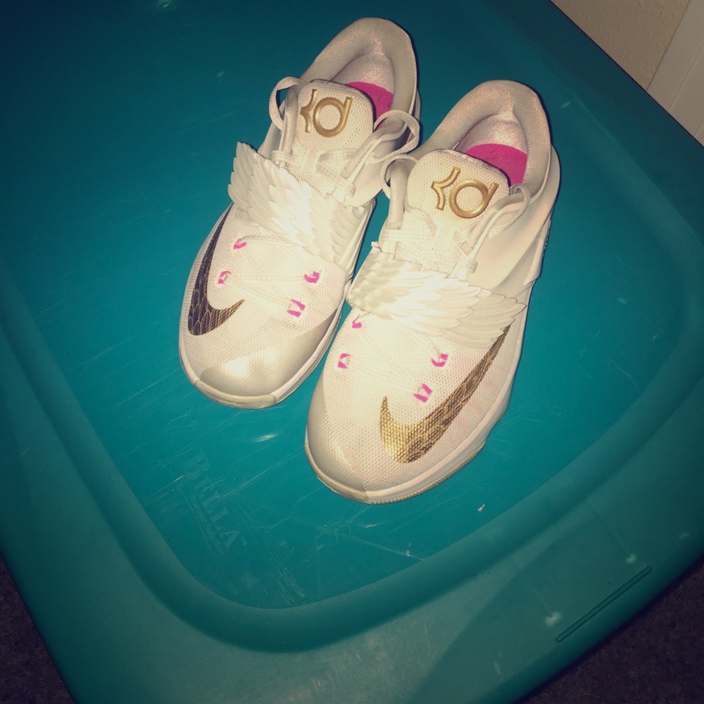 size 5 in kids (7 in women) in good condition 😊