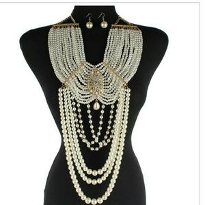 PEARL MULTILAYERED NECKLACE SET